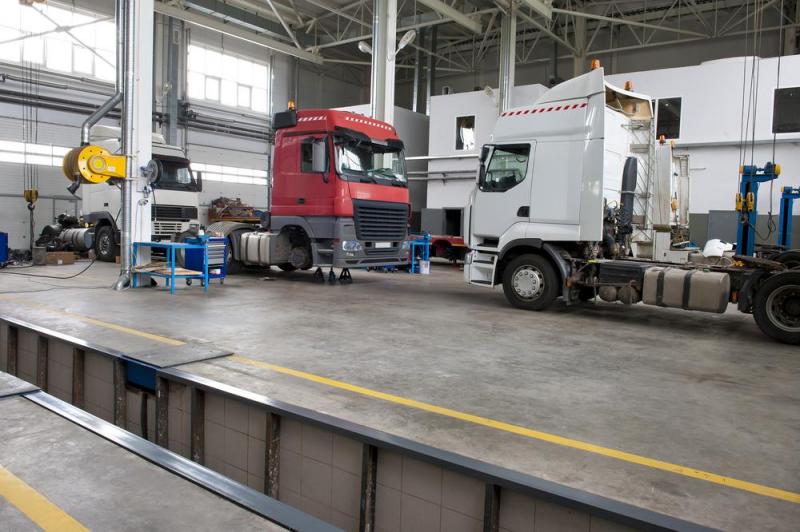 Choisir un garage pour camions : les crit&egrave;res de qualit&eacute;