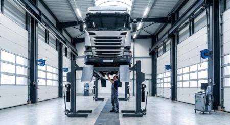 Pourquoi choisir un m&eacute;canicien sp&eacute;cialis&eacute; en poids lourds ?